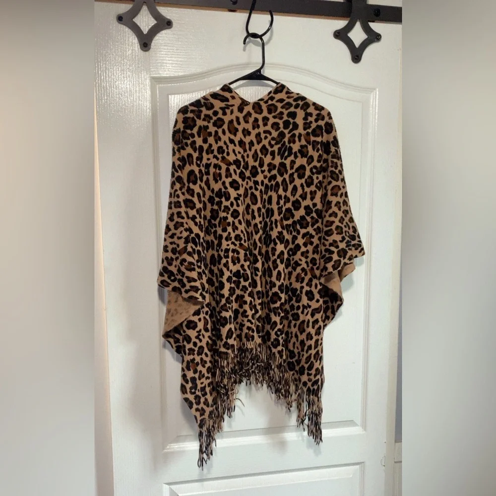 Cejon Tan and Black Knit Garment - Picture 2 of 3